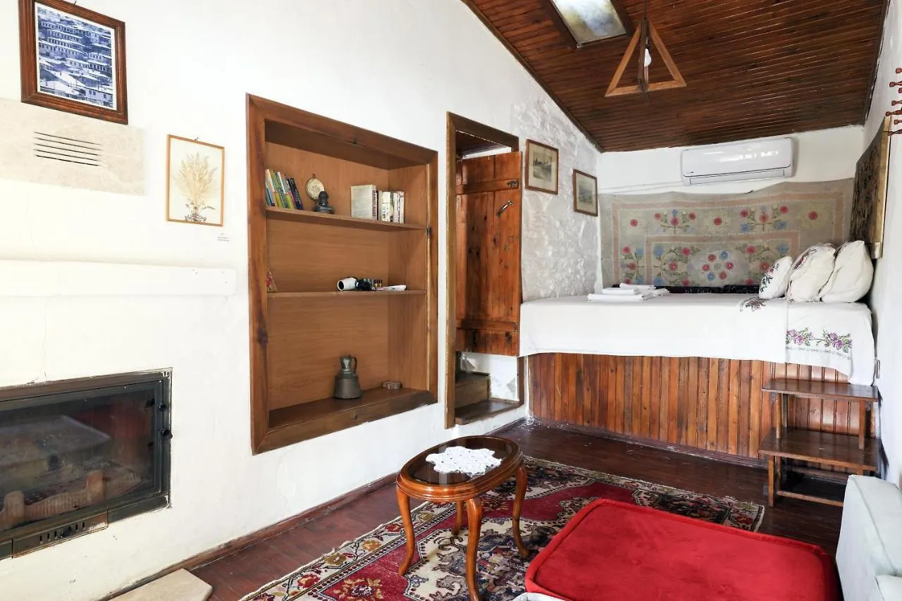 Nikbin Yamac Pansiyon Selcuk